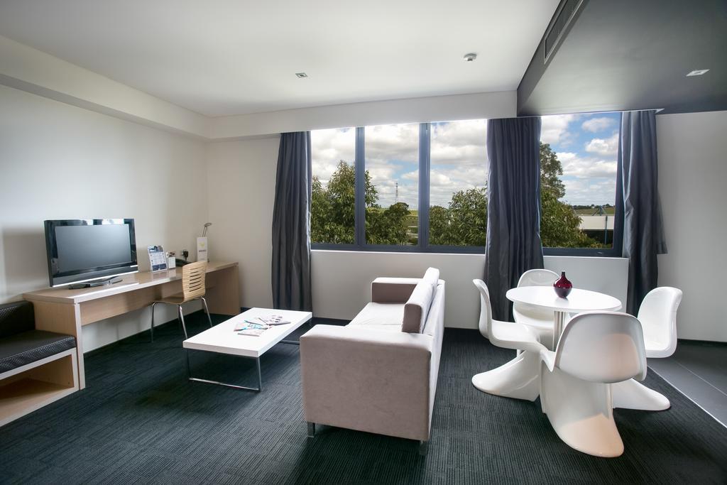 Alpha Hotel Eastern Creek Eksteriør billede